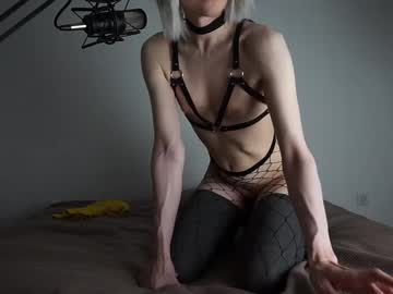 Alesmi Chaturbate stream image from January 11, 2025