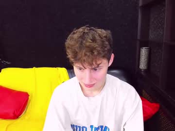 Crispinverr Chaturbate stream image from January 11, 2025