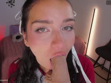 Honeymoontea Chaturbate stream image from January 11, 2025