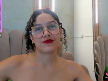 Miadelucca Chaturbate stream image from January 11, 2025