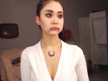 Namimoore Chaturbate stream image from January 11, 2025
