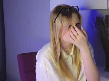 Blondy_Glamor Chaturbate stream image from January 11, 2025