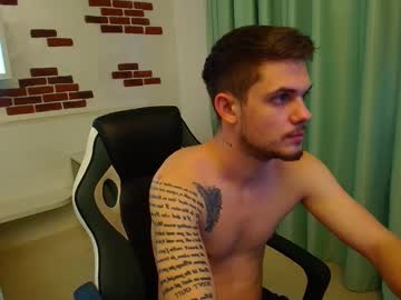 Kavinakul Chaturbate stream image from January 11, 2025