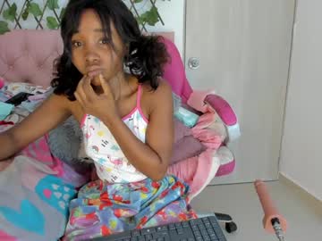 Sexybrunnetem Chaturbate stream image from January 11, 2025