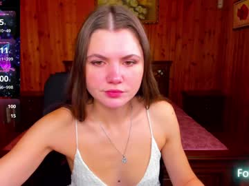 Strawberrylux Chaturbate stream image from January 11, 2025
