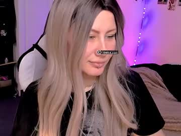 Vixenvi Chaturbate stream image from January 11, 2025
