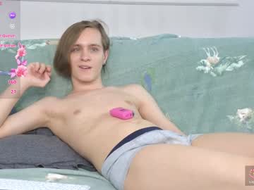 Nikompell Chaturbate stream image from January 11, 2025