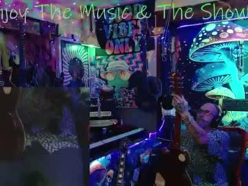 Bluebandekim Chaturbate stream image from January 11, 2025