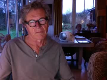 Macmiche Chaturbate stream image from January 11, 2025