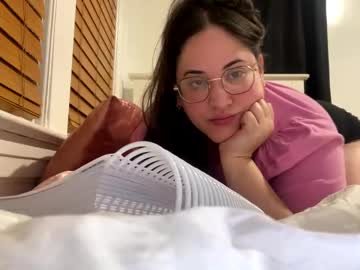 Bellaamorx3 Chaturbate stream image from January 11, 2025