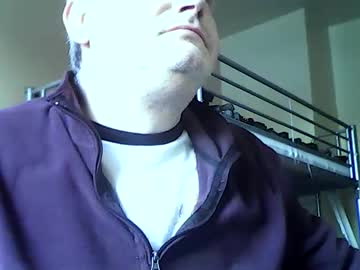 Englishguysurrey Chaturbate stream image from January 11, 2025