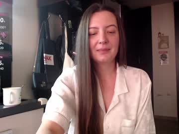 Mrs__Le Chaturbate stream image from January 11, 2025