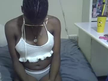 Queen_Blear Chaturbate stream image from January 11, 2025