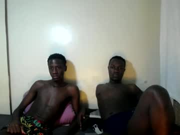 Trisboo5 Chaturbate stream image from January 11, 2025