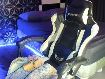 Philhotbody Chaturbate stream image from January 11, 2025
