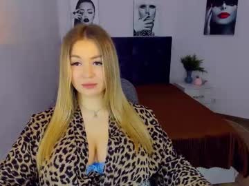 Sarahmils Chaturbate stream image from January 11, 2025