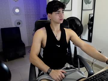 Jakeesummer Chaturbate stream image from January 11, 2025