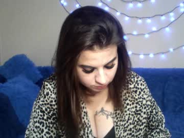 Embervelvet Chaturbate stream image from January 11, 2025