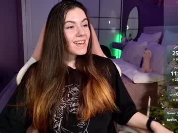 Foxohlove Chaturbate stream image from January 11, 2025
