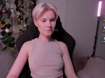 Imnotmia Chaturbate stream image from January 11, 2025
