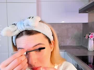 Lynetteesser Chaturbate stream image from January 11, 2025