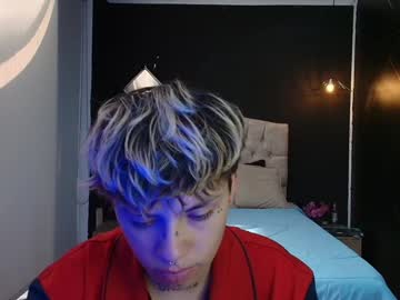 Arescollings Chaturbate stream image from January 11, 2025