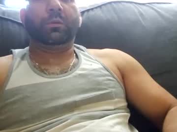 Hornlat Chaturbate stream image from January 11, 2025
