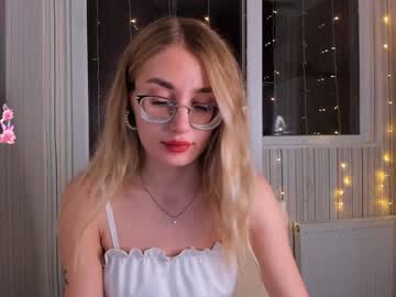 Livyybosom Chaturbate stream image from January 11, 2025