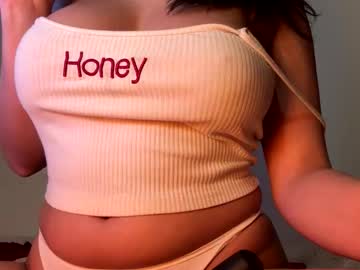 Bboobsella Chaturbate stream image from January 11, 2025