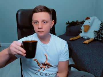 Dan_Cute Chaturbate stream image from January 11, 2025
