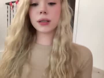 Sonyaplush Chaturbate stream image from January 11, 2025