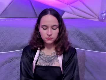 Annythomsonn Chaturbate stream image from January 11, 2025
