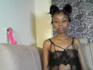 Coco_Noelle Chaturbate stream image from January 11, 2025