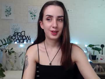 Emilylayer Chaturbate stream image from January 11, 2025