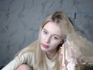 Lilimeoww Chaturbate stream image from January 11, 2025