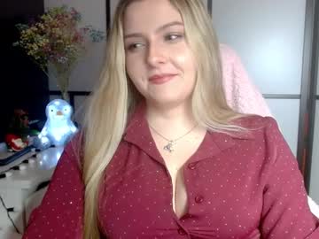 Britneyglow Chaturbate stream image from January 11, 2025