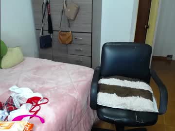 Catalinahounn Chaturbate stream image from January 11, 2025