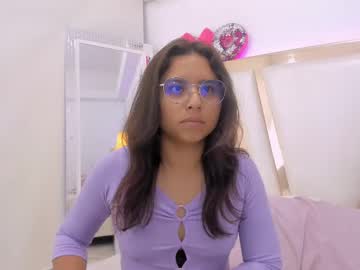 Dafnemoore Chaturbate stream image from January 11, 2025