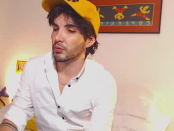 Camilosaennz Chaturbate stream image from January 12, 2025