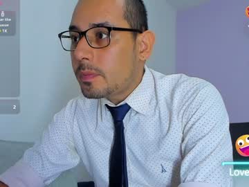 Jhonyalzate Chaturbate stream image from January 12, 2025