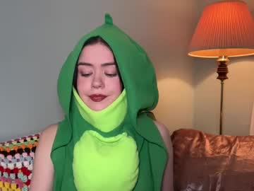 Littlesugarpea Chaturbate stream image from January 12, 2025