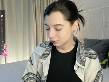 Lyndolby Chaturbate stream image from January 12, 2025