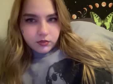Lilianlovess Chaturbate stream image from January 12, 2025