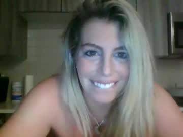 Miichx00o Chaturbate stream image from January 12, 2025