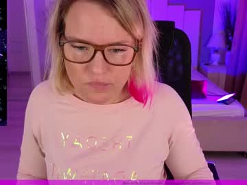 Evashinygirl Chaturbate stream image from January 12, 2025