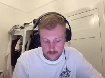 Pancakerollxo Chaturbate stream image from January 12, 2025