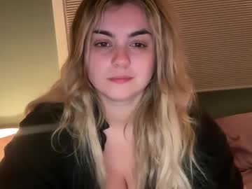 Lovelyluna99 Chaturbate stream image from January 12, 2025