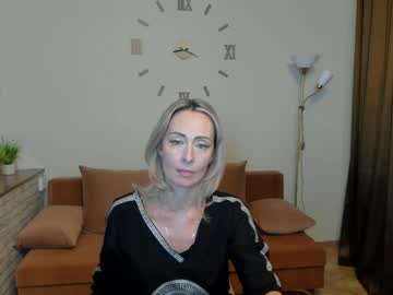 Julia__Cherry_ Chaturbate stream image from January 12, 2025
