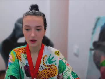 Lililaluna Chaturbate stream image from January 12, 2025