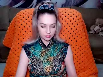 Lovellymalina Chaturbate stream image from January 12, 2025
